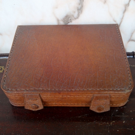 Neceser antiguo de viaje Andanadv