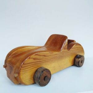 Coche grande  de madera