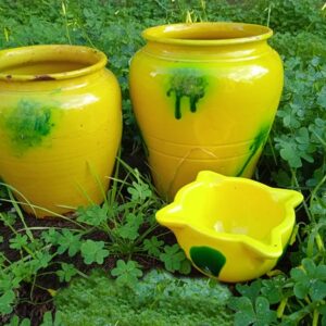 Lote de dos tinajas y un mortero