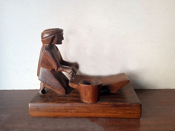 Figura arte popular de madera