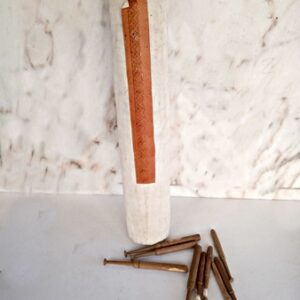 Bolillero, mundillo  o cojín  antiguo con bolillos
